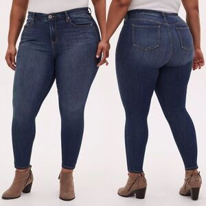 Torrid Women's Sky High Skinny Jean Premium Stretch Washed Blue Size 30T